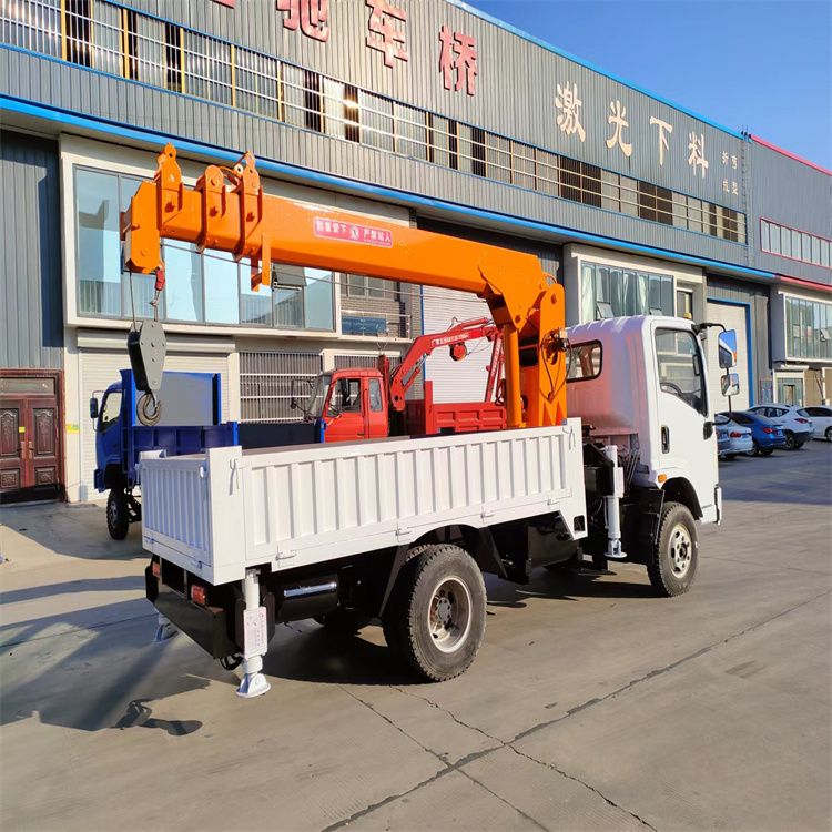 滦南县三轮随车吊定制 农用改装机自备吊中瑞长期出售