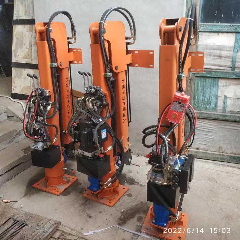 滦南县重汽蓝牌随车吊 3.2吨 国六动力强 液压驱动 农用自卸起重机